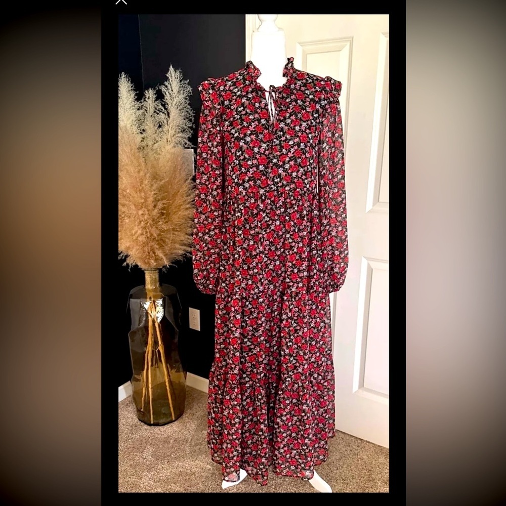 En Saison Red and Green Floral Cottage core Maxi Dress 
size XS